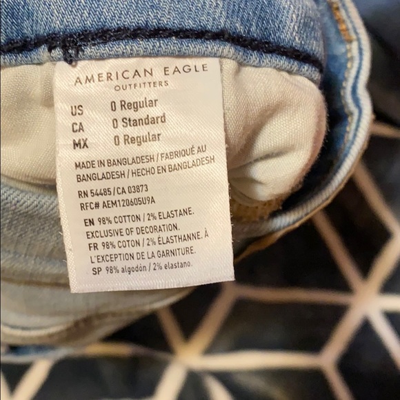 American Eagle High rise-light wash - Picture 5 of 5